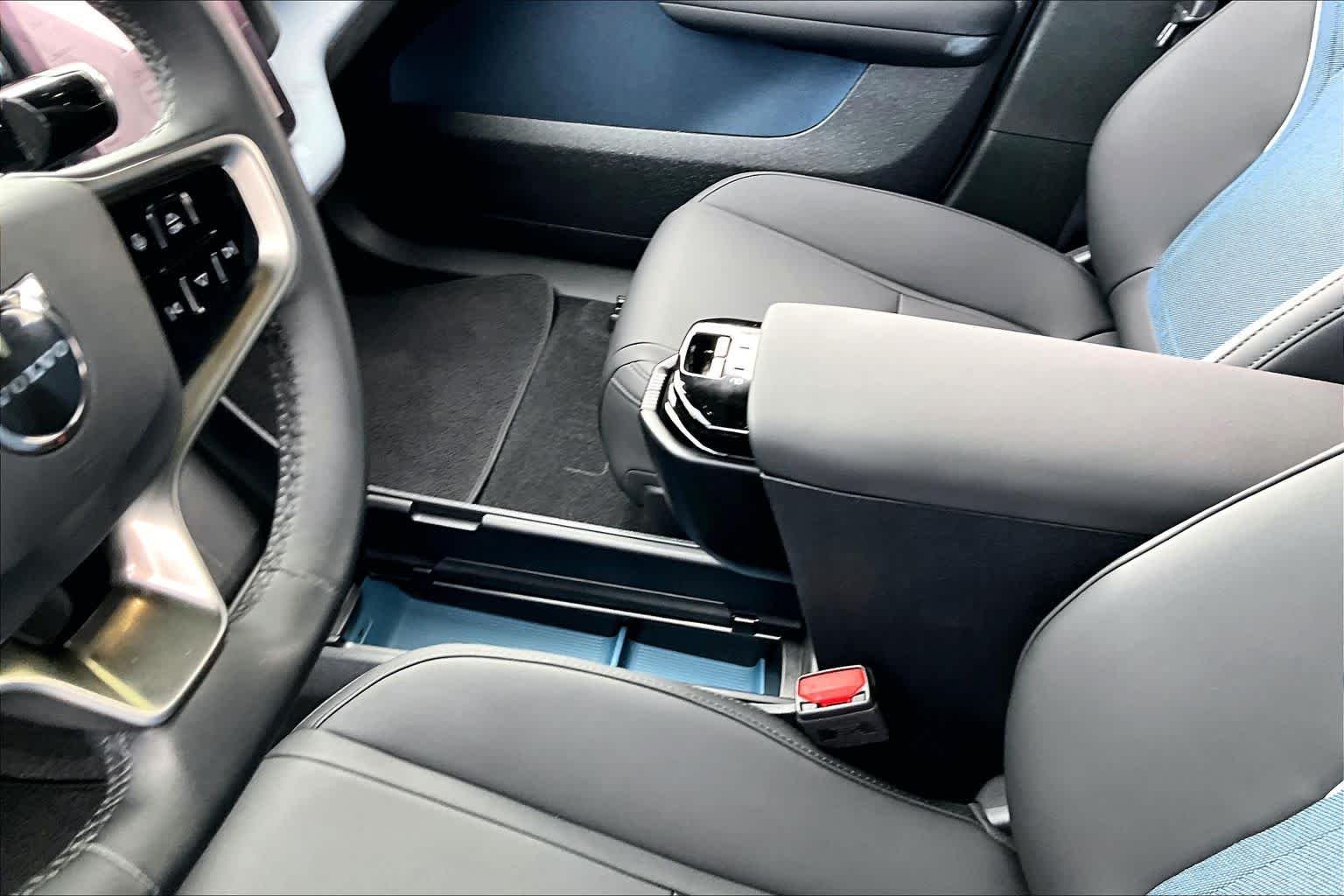 Used 2026 Cloud Blue Volvo Cross Country Ultra image 13