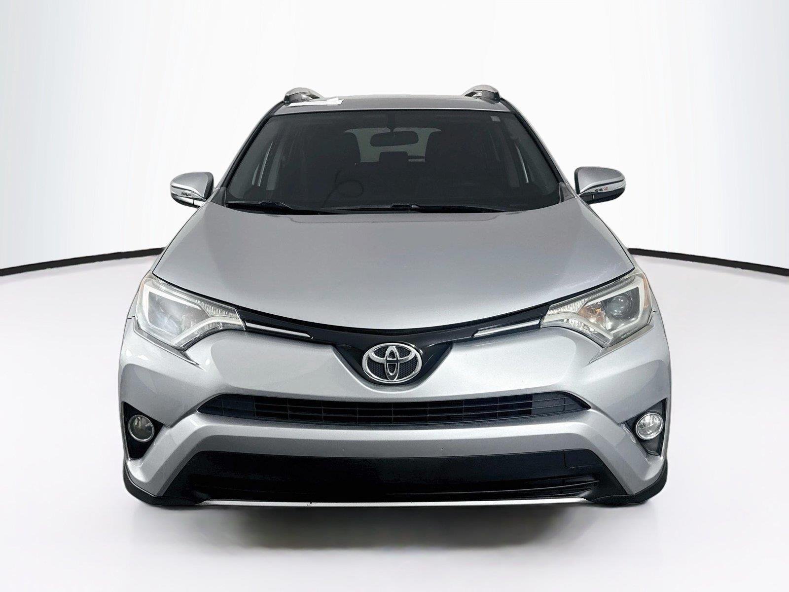 Used 2016 Silver Sky Metallic Toyota XLE image 7