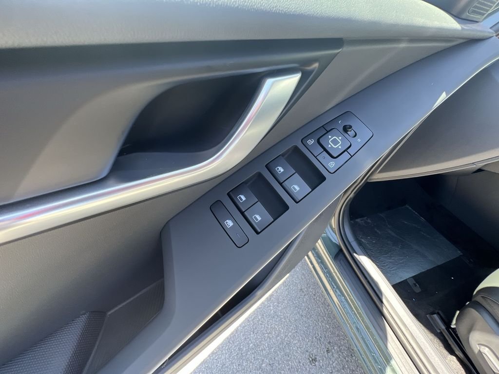 New 2026 Green Kia Wind image 13