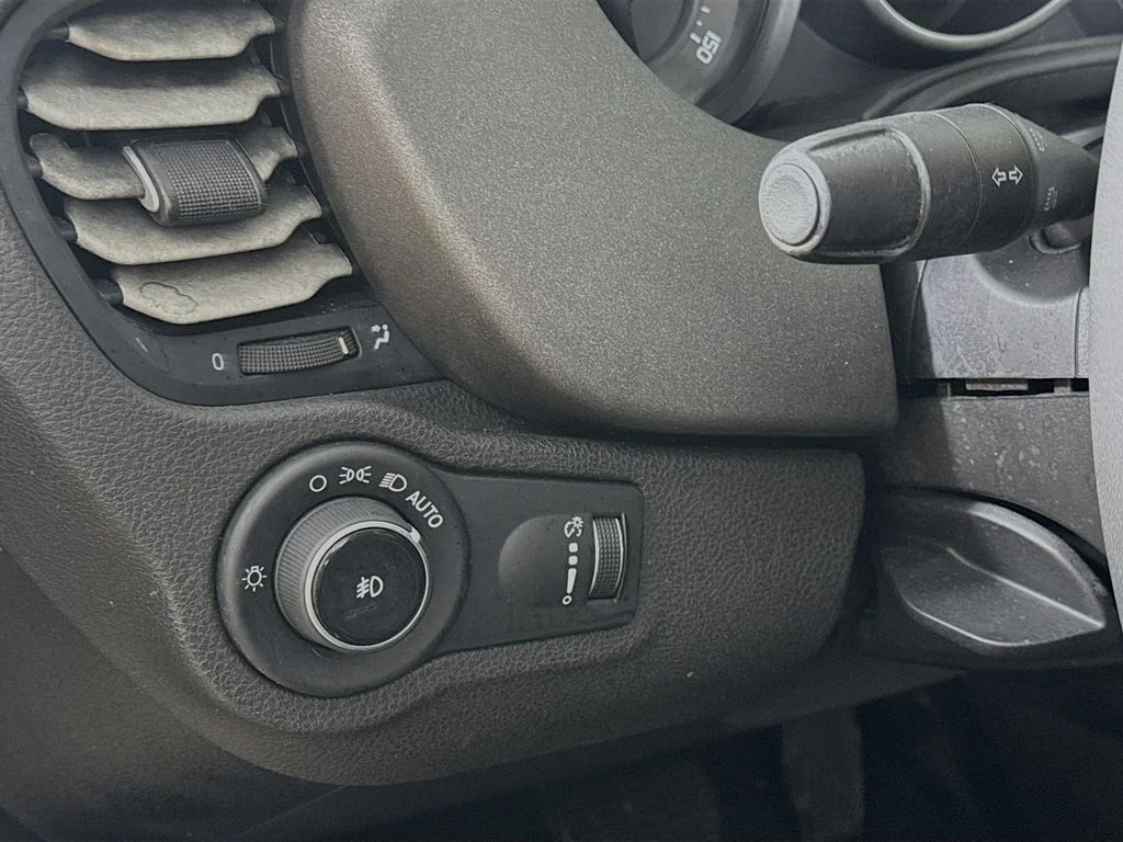 Used 2016 Silver FIAT Trekking image 10