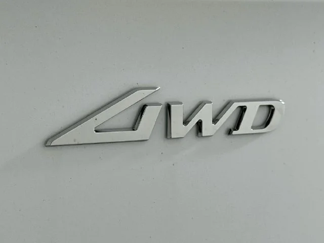 New 2026 White Genesis 2.5T Prestige image 28