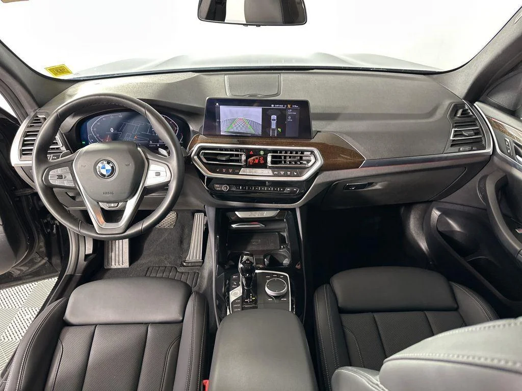 Used 2024 Jet Black BMW xDrive30i image 3