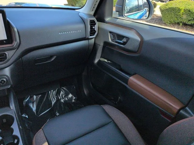 Used 2025 Blue Ford Outer Banks image 17