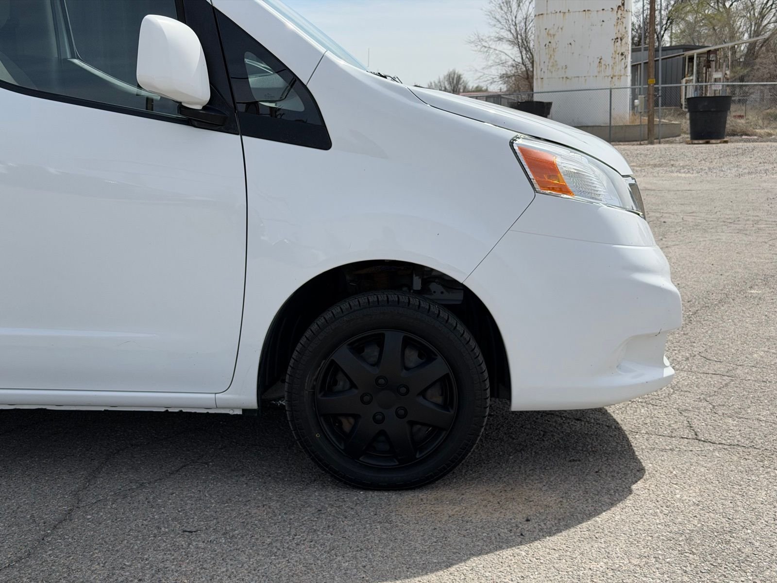 View vehicle photo 4