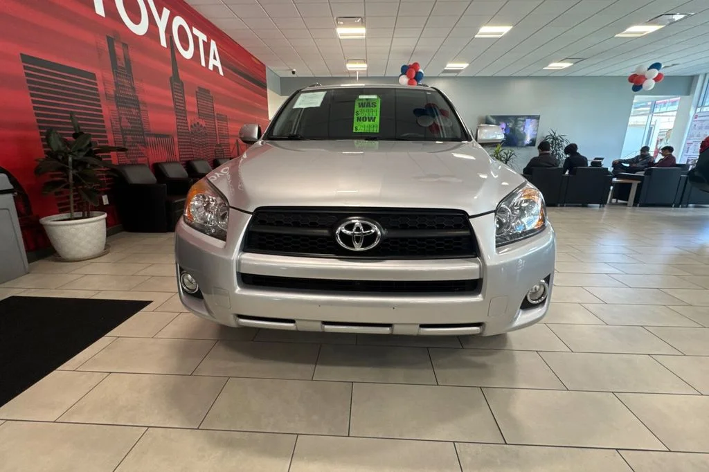 Used 2012 Silver Toyota Sport image 9