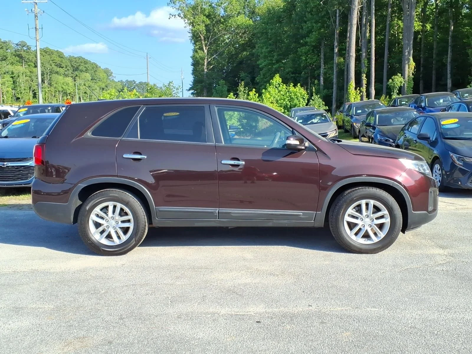 Used 2015 Kia Sorento LX with VIN 5XYKT3A6XFG557375 for sale in New Bern, NC