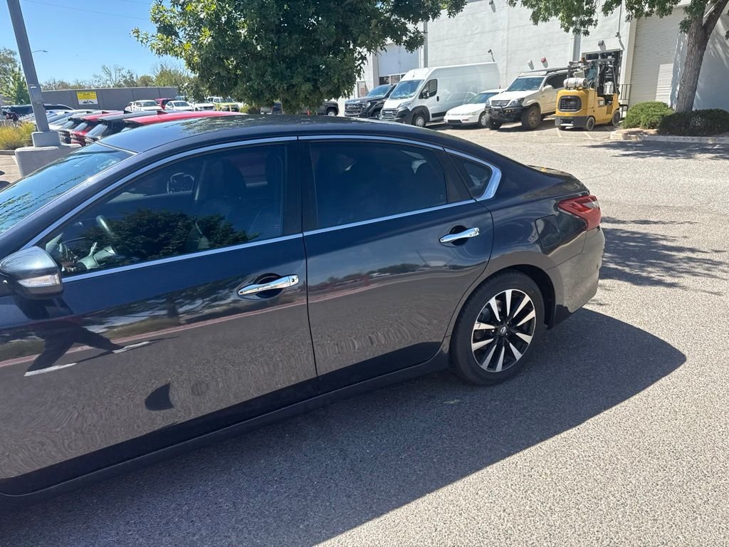 Used 2018 Blue Nissan 2.5 SL image 8