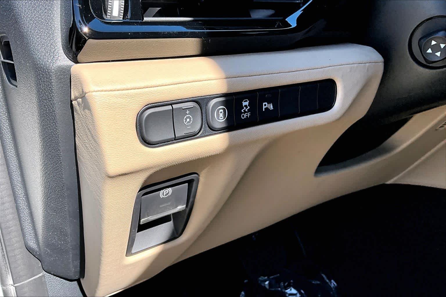 New 2026 Platinum White Pearl Acura w/Technology Package image 17