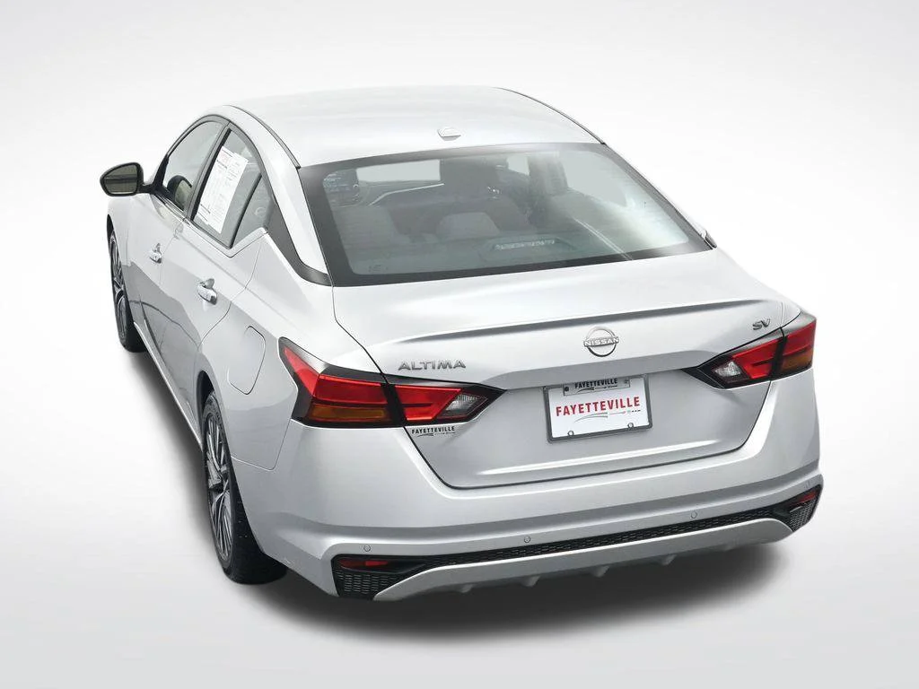 Used 2024 Silver Nissan 2.5 SV image 27