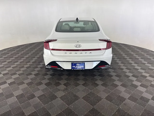 Used 2023 White Hyundai SEL image 8