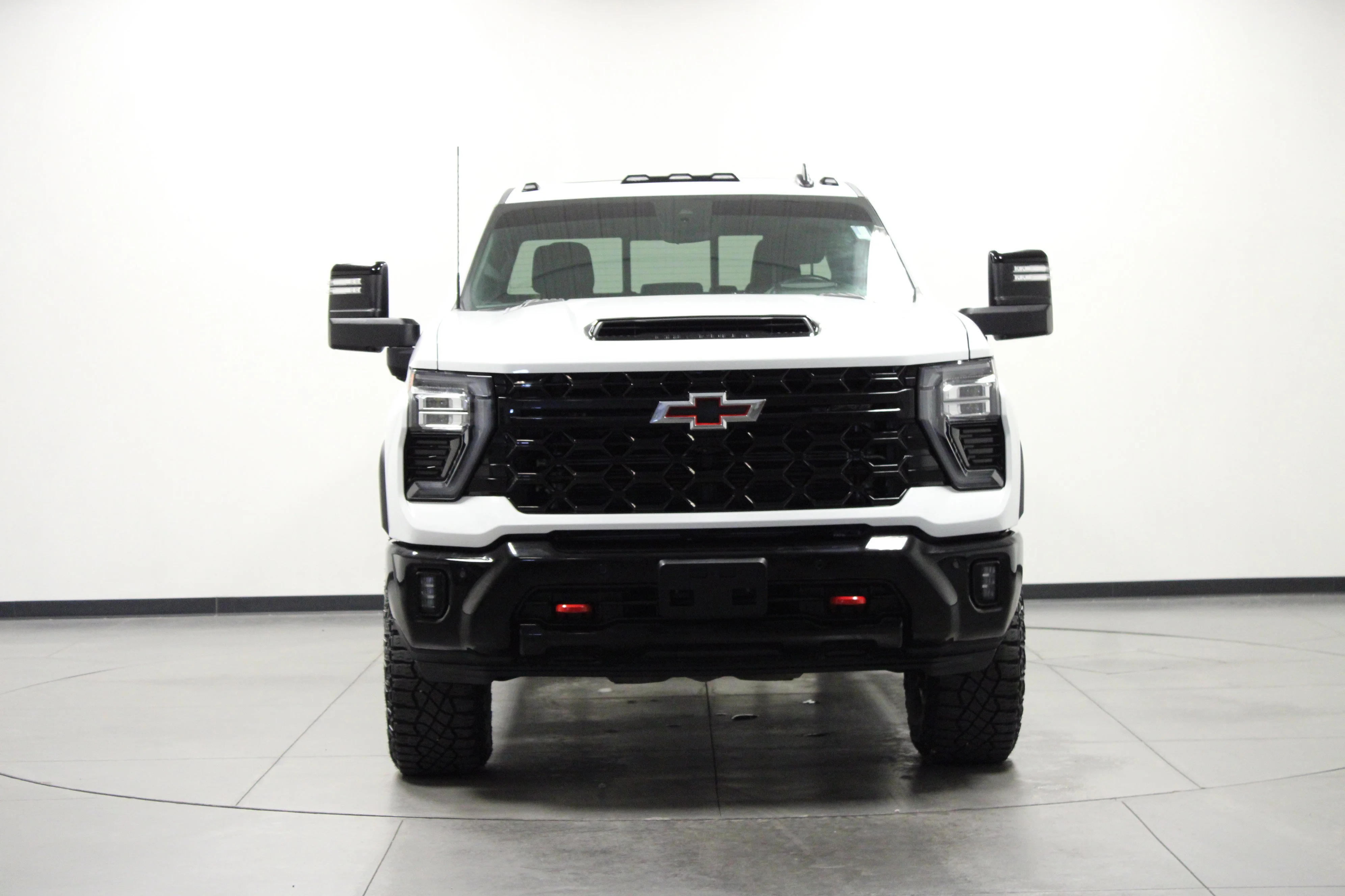 Used 2025 Summit White Chevrolet ZR2 image 9