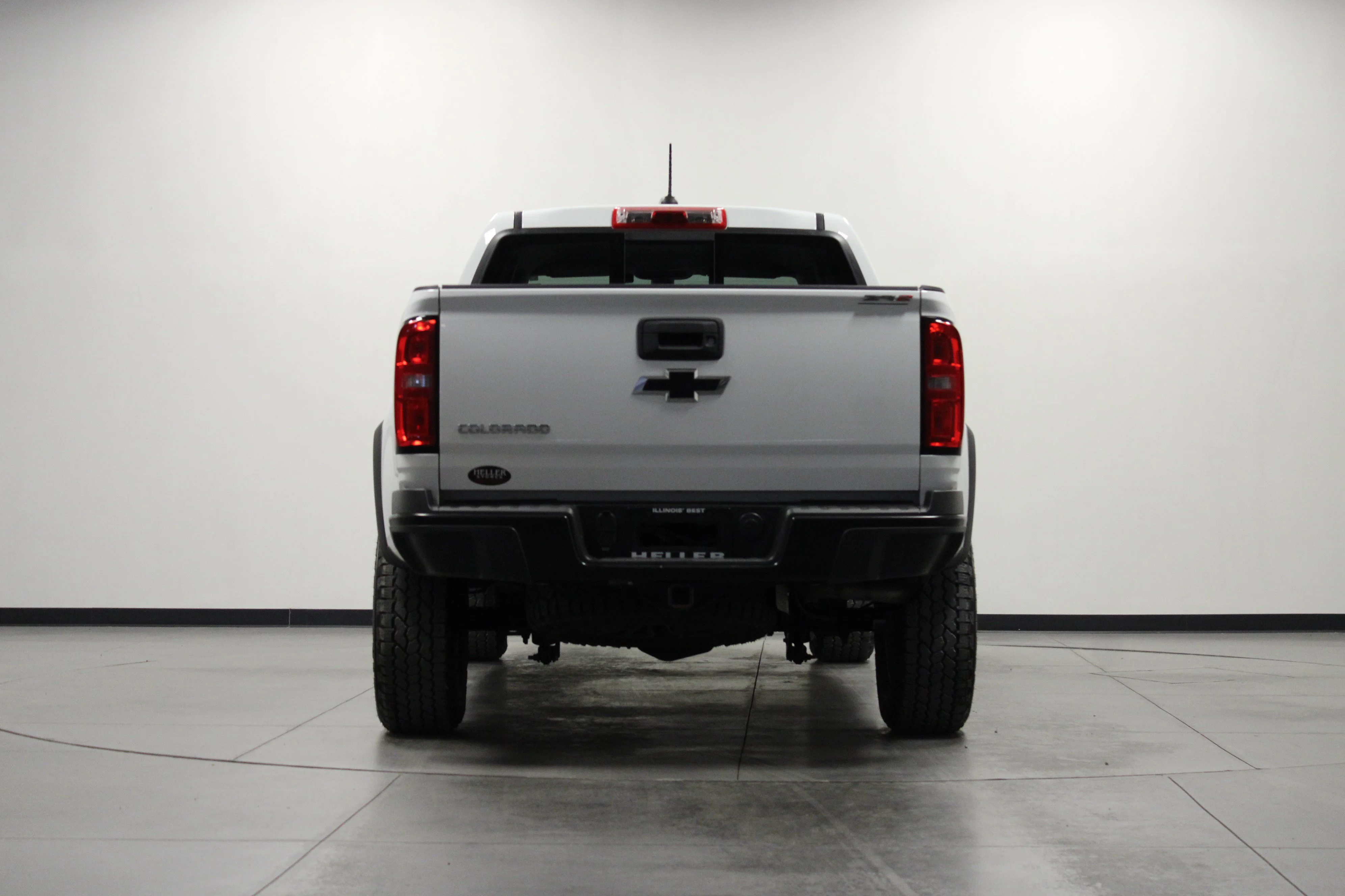 Used 2018 SUMMIT WHITE Chevrolet 4WD ZR2 image 5