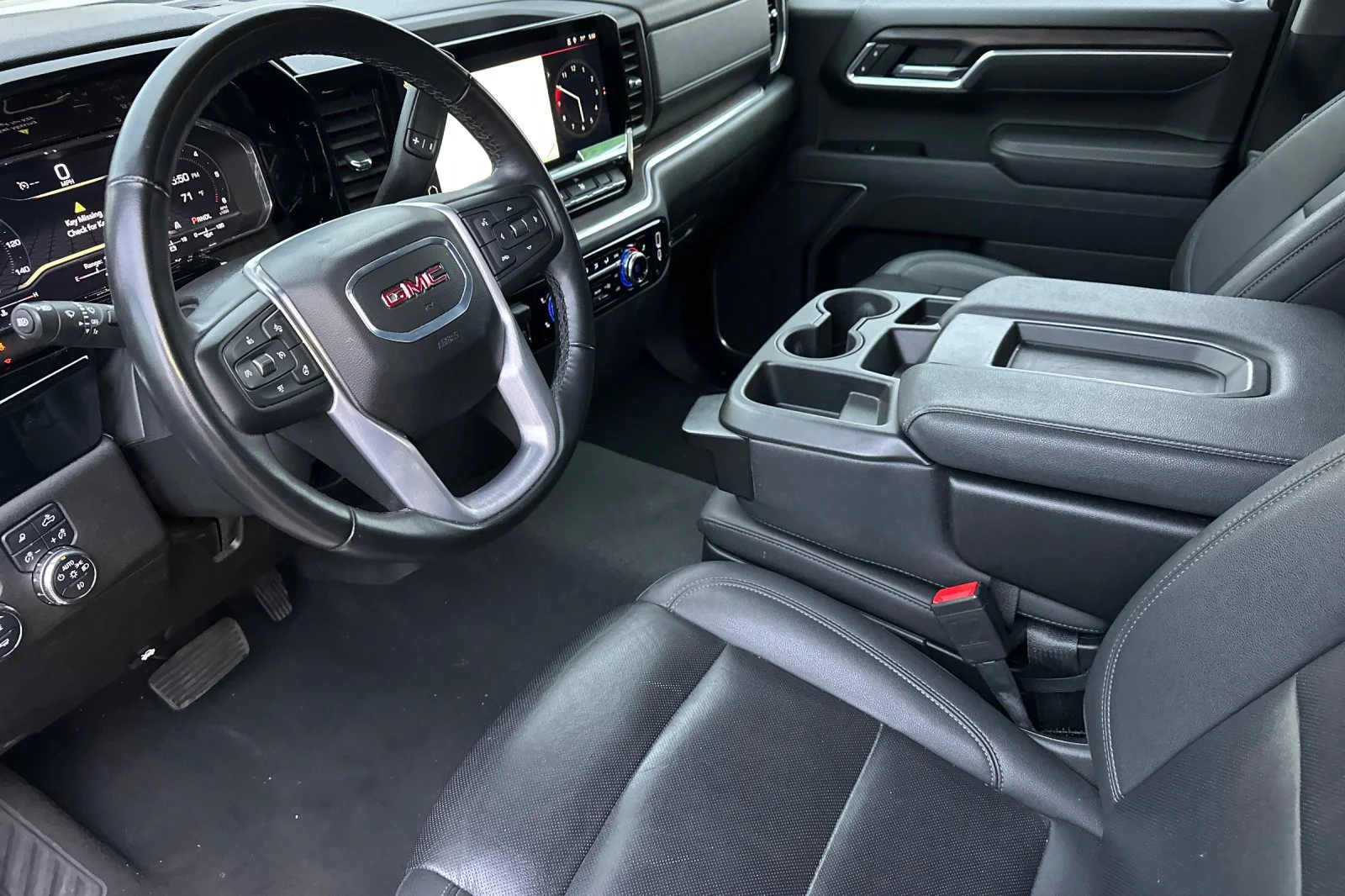 Used 2025 Summit White GMC SLT image 10