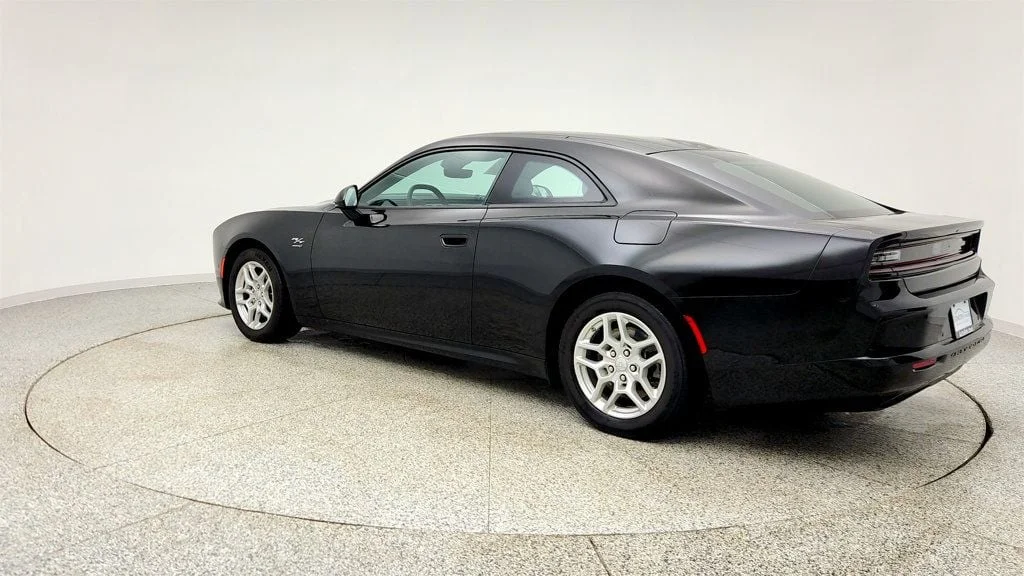 Used 2025 Diamond Black Crystal Pearlcoat Dodge R/T AWD image 7