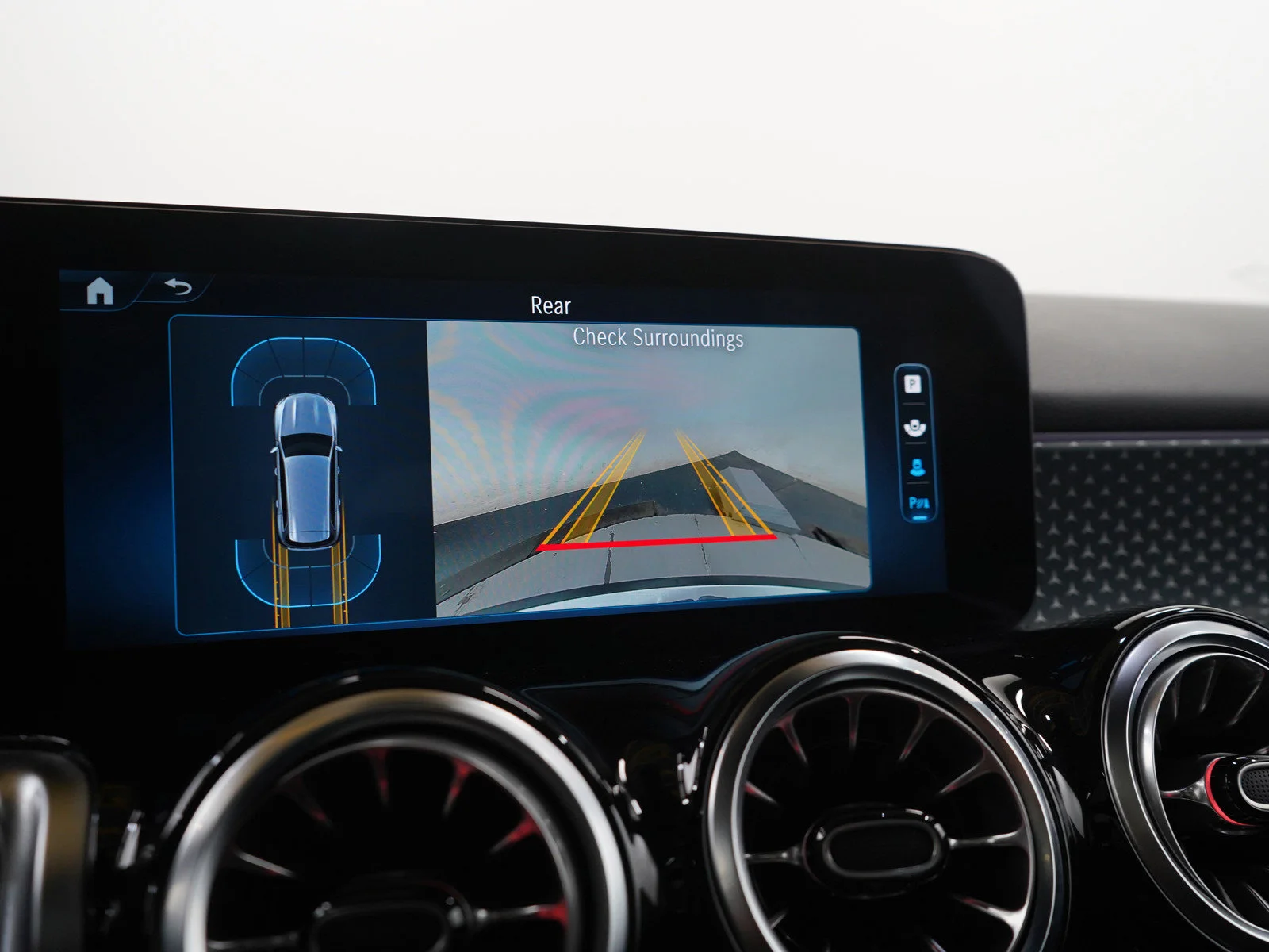 Used 2025 Black Mercedes-Benz GLB 250 image 29