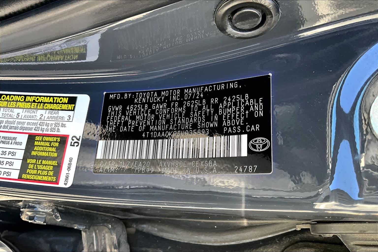 Used 2025 Underground Toyota SE image 34