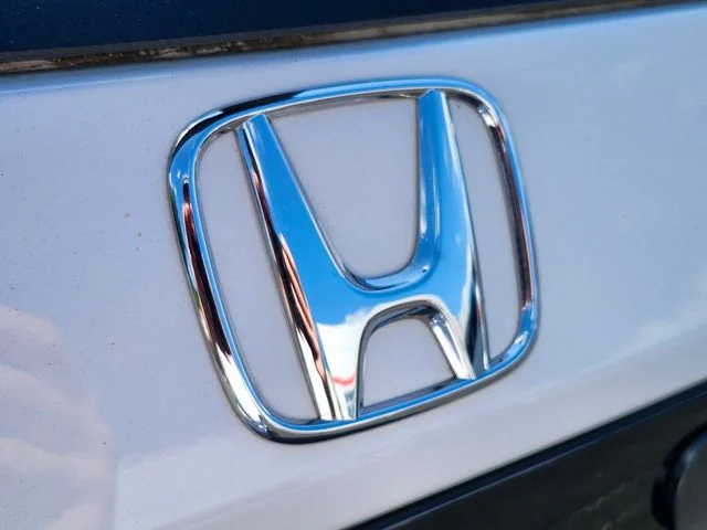 Used 2025 White Honda Elite image 23