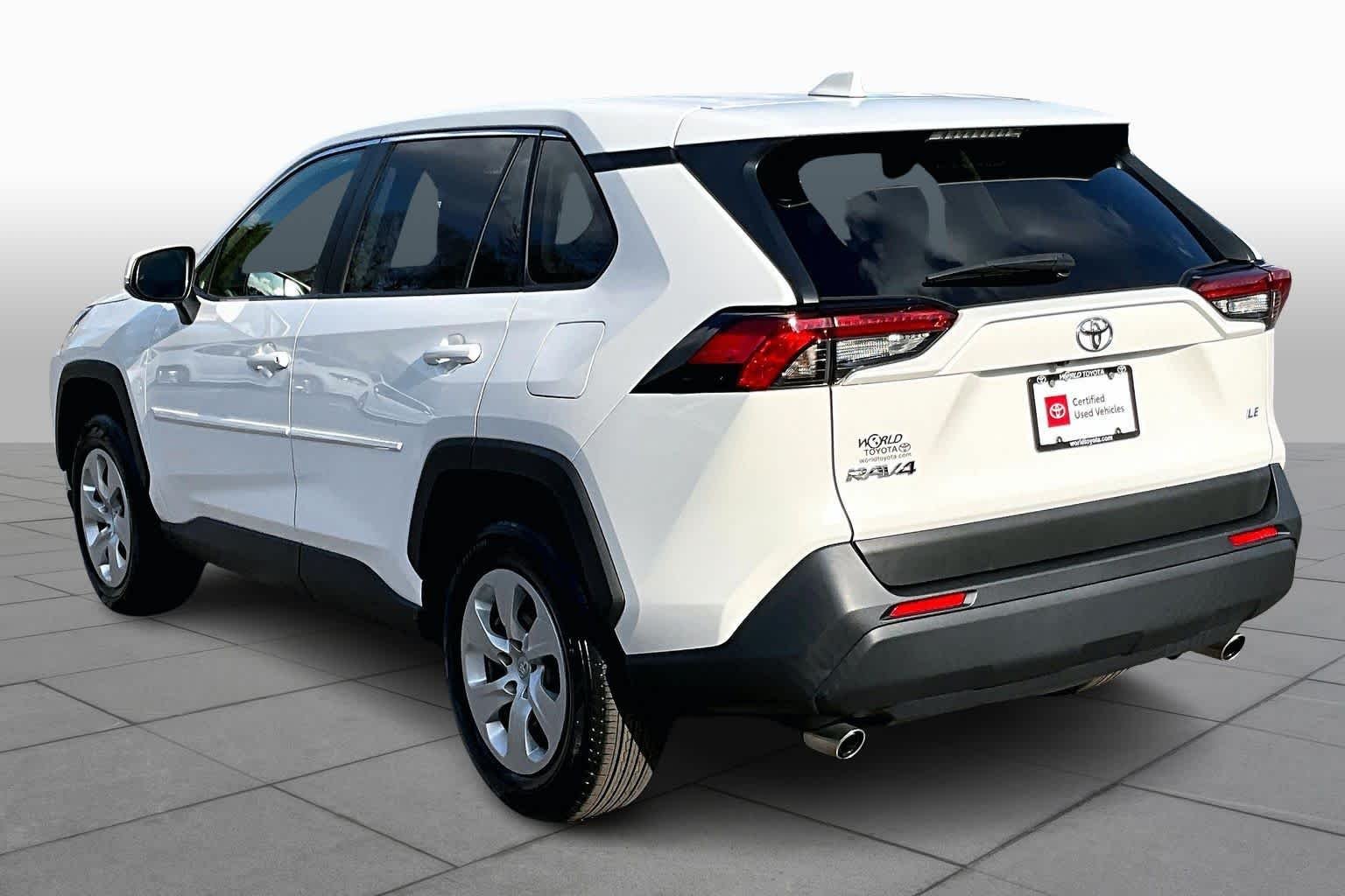 Used 2023 Ice Cap Toyota LE image 10