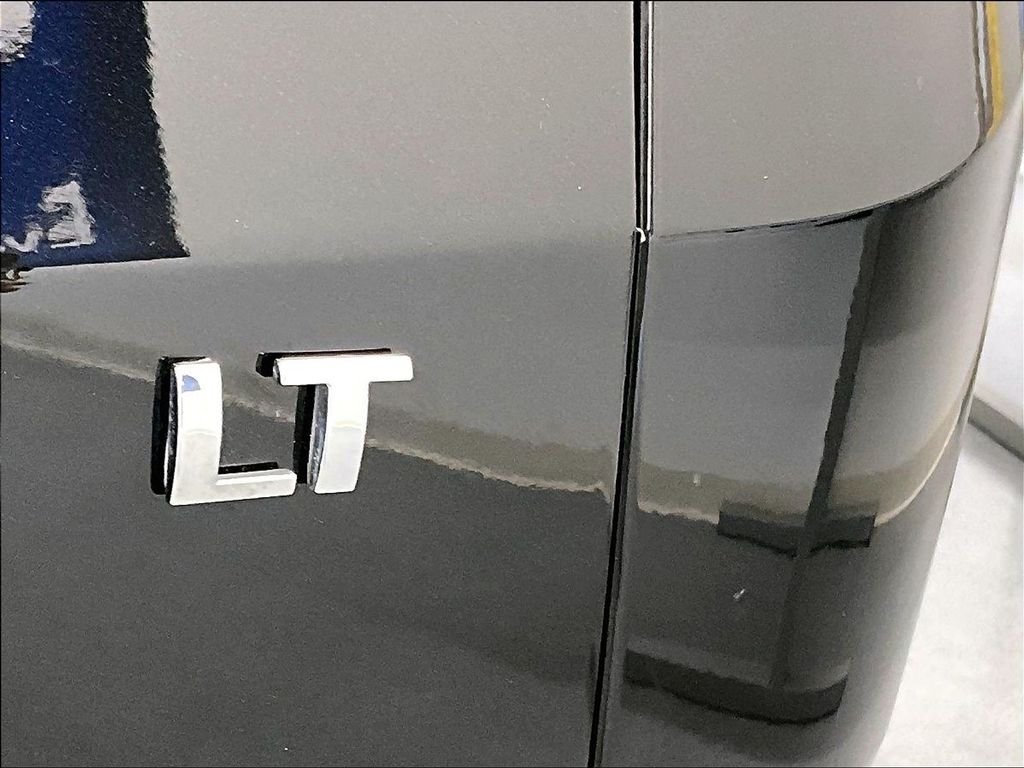 Used 2022 Mosaic Black Metallic Chevrolet LT image 29