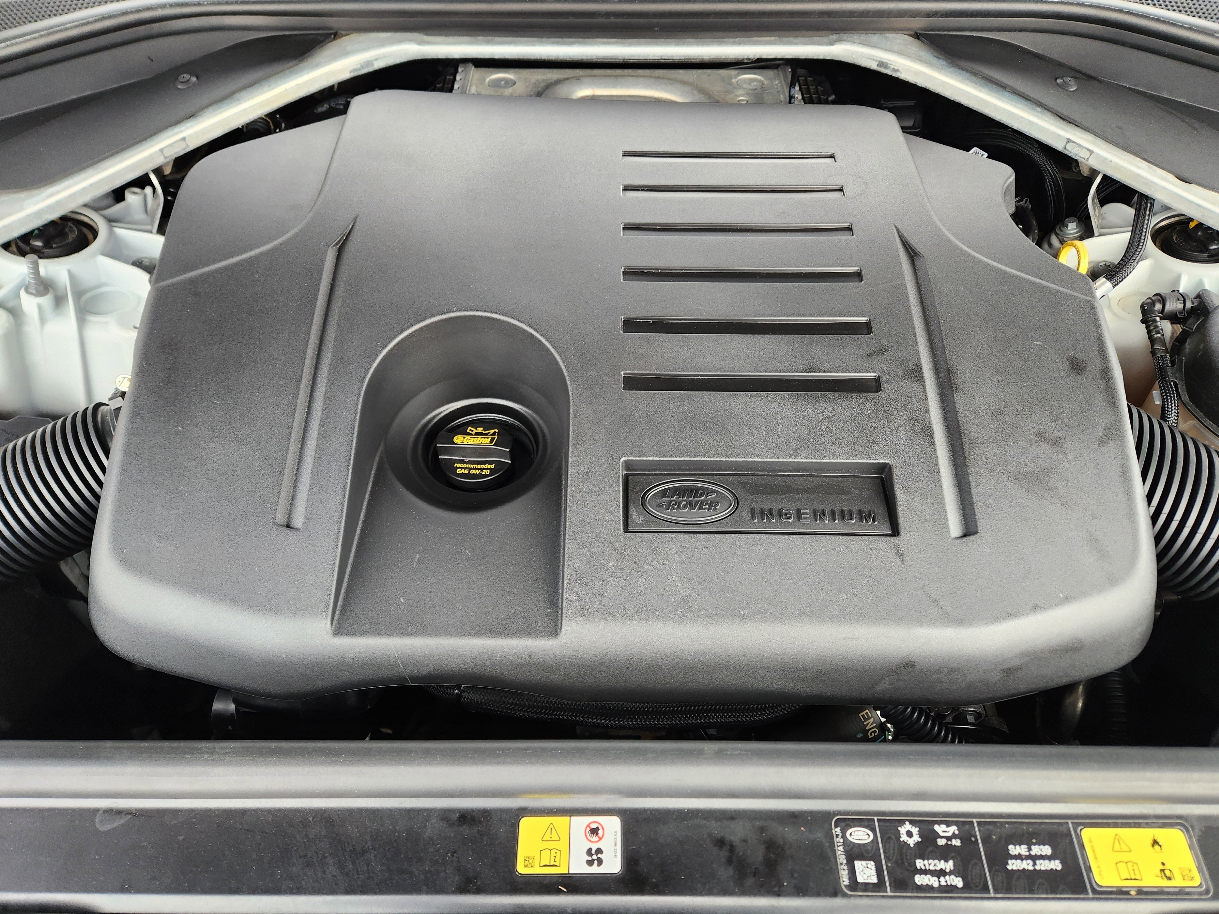 Certified Used 2023 Fuji White Land Rover SE image 9