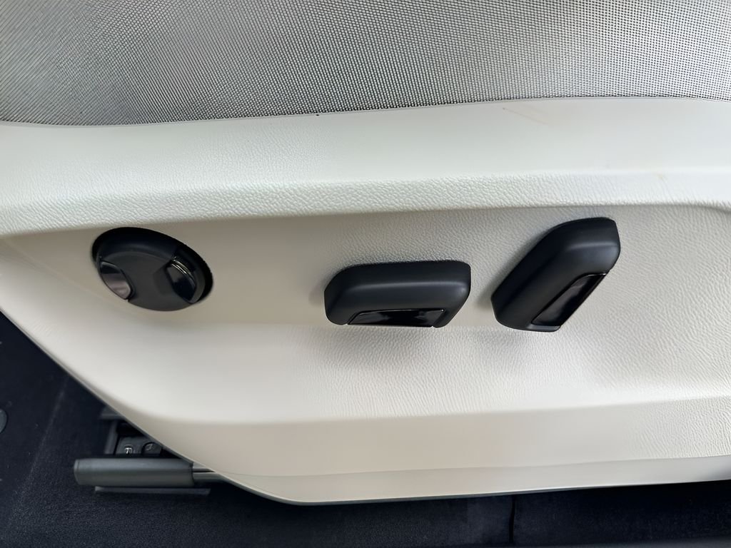 2026 Volkswagen Atlas SE w/Tech - Photo 12