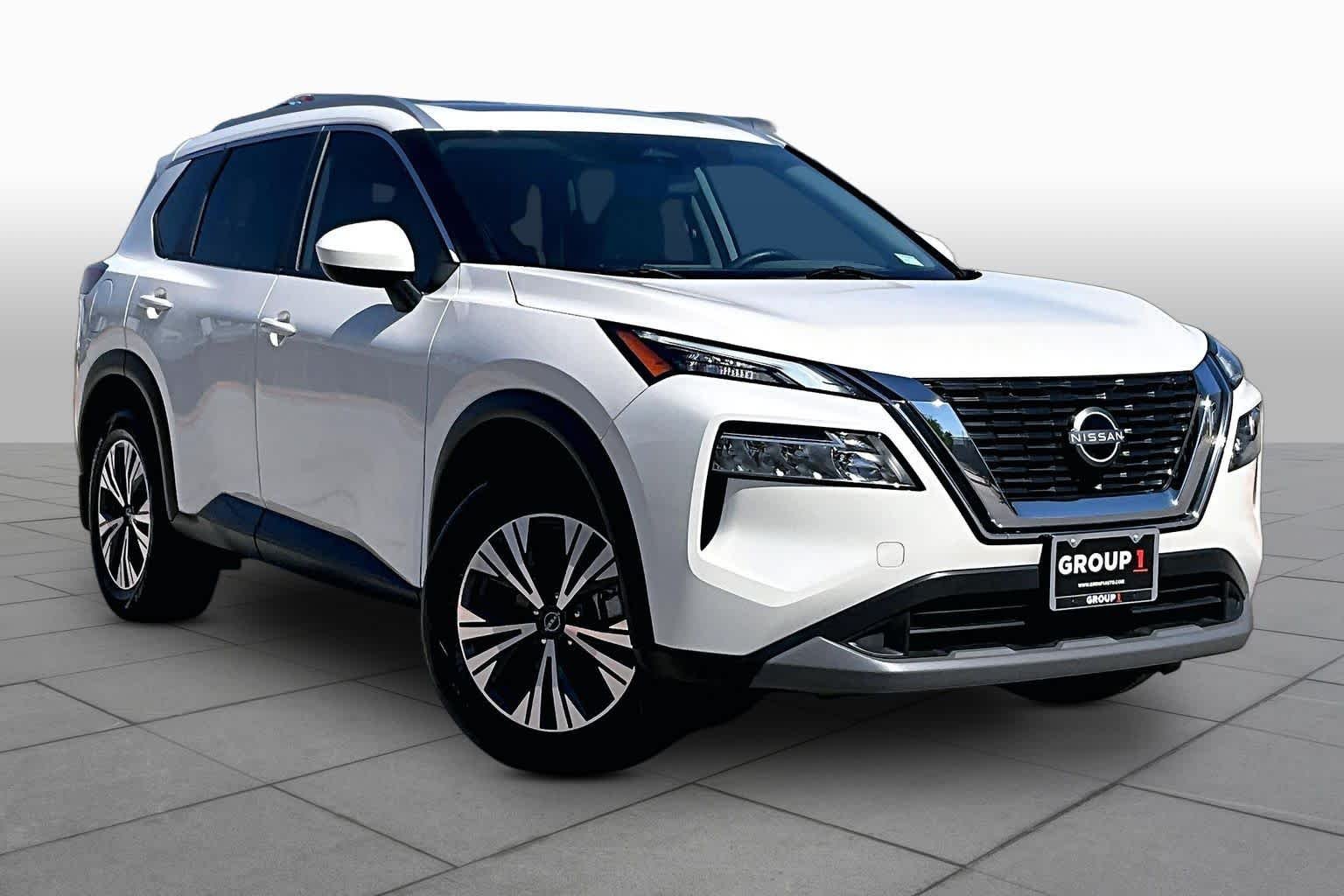 Certified Used 2023 Pearl White Tricoat Nissan SV image 3