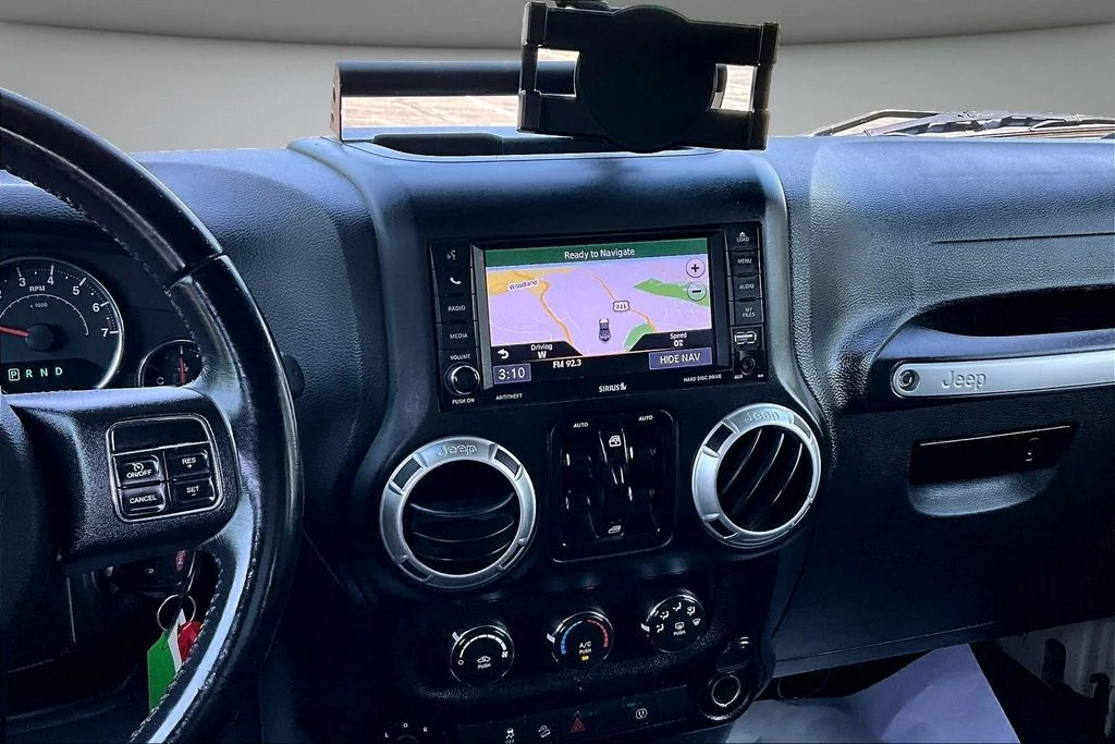 Certified Used 2018 Beige Jeep Unlimited Rubicon image 9