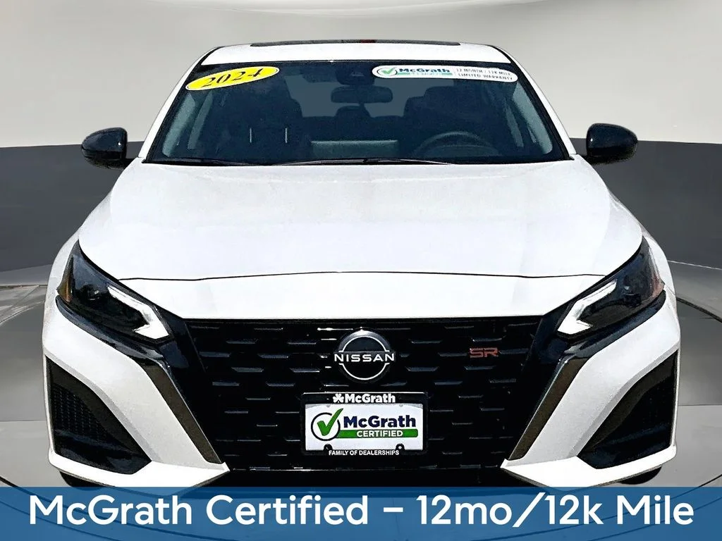 Used 2024 White Nissan 2.5 SR image 2