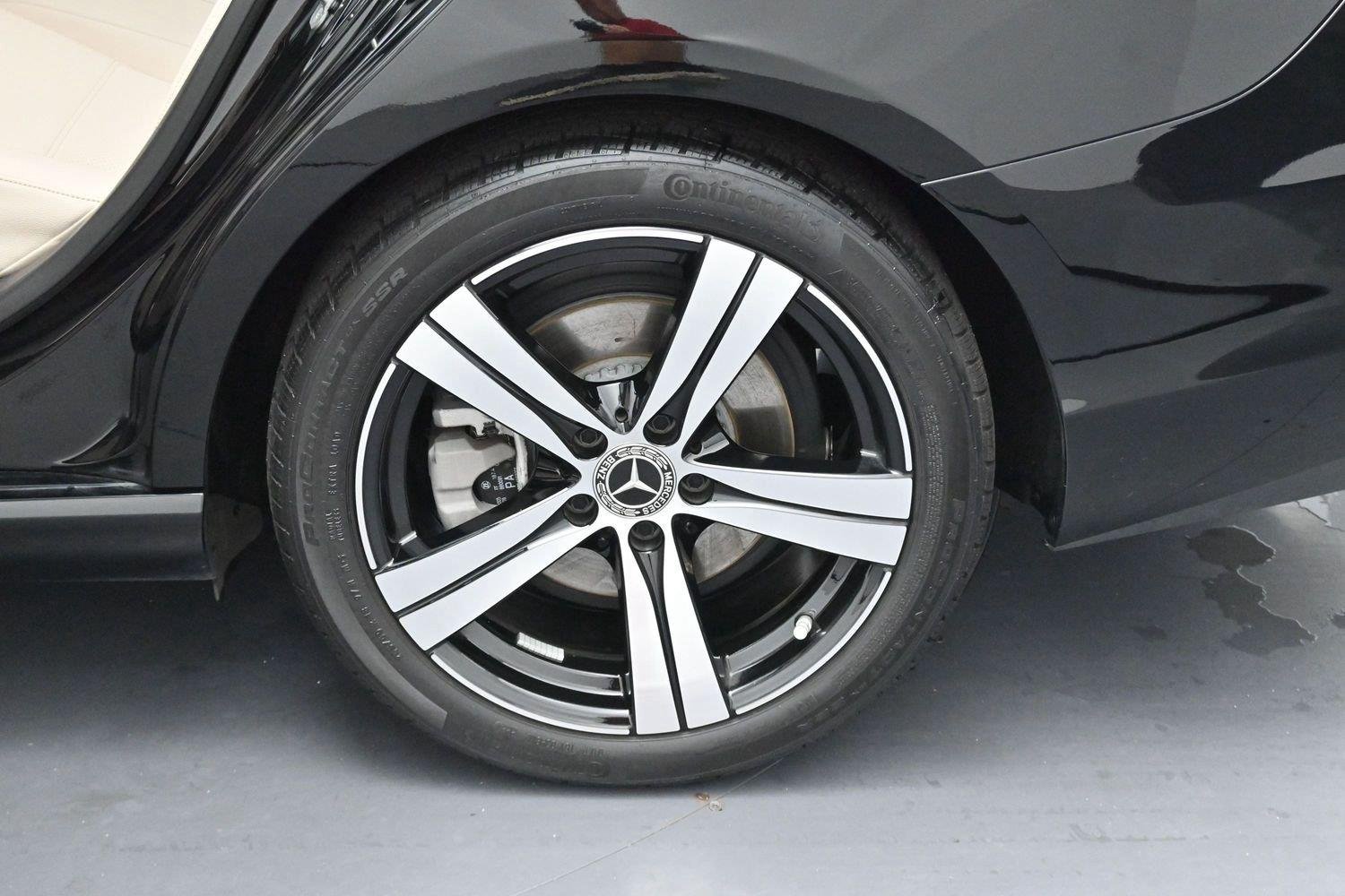 Used 2025 Black Mercedes-Benz C 300 image 33