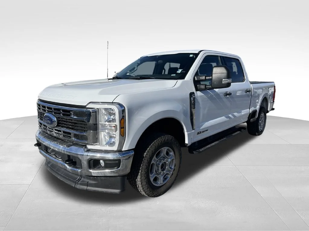 Used 2026 White Ford XL image 1