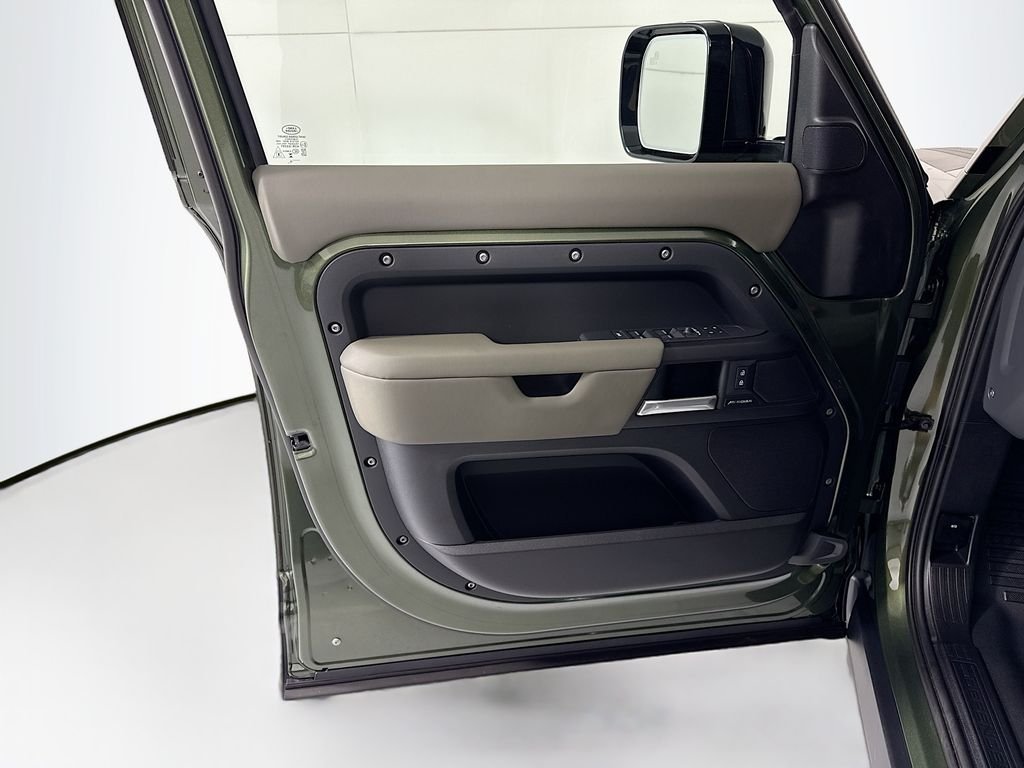 New 2026 Woolstone Green Land Rover S image 26