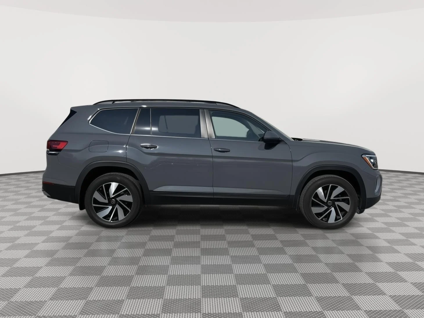 2026 Volkswagen Atlas SE w/Tech - Photo 2