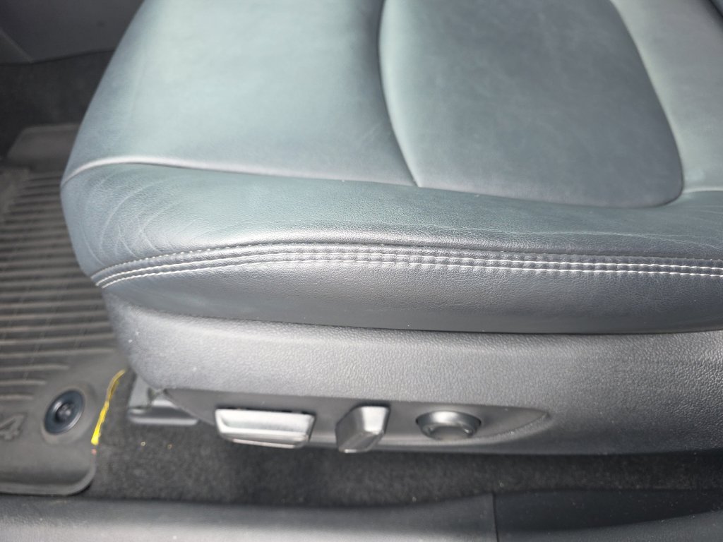 Used 2022  Toyota XLE Premium image 16