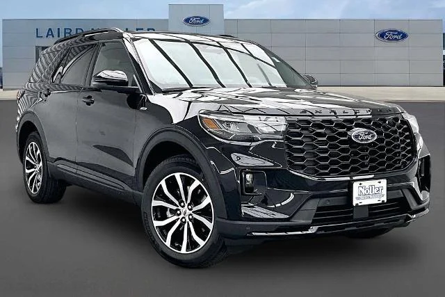 New 2026 Agate Black Metallic Ford ST-Line image 2