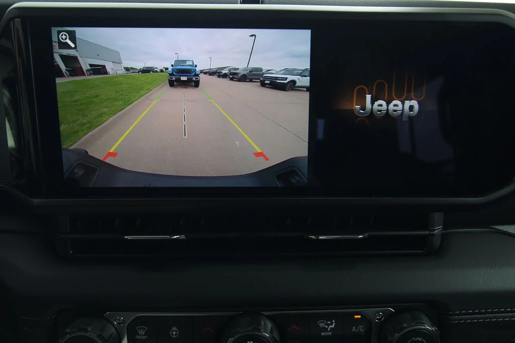 New 2026 Black Clear-Coat Exterior Paint Jeep Sahara image 14