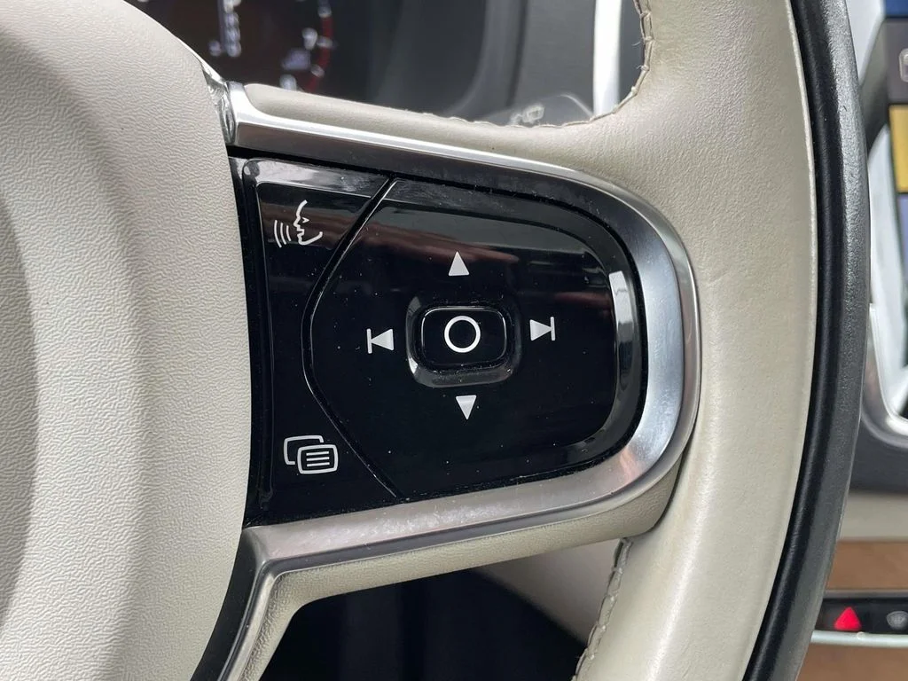 2021 Volvo XC90 Momentum - Photo 11