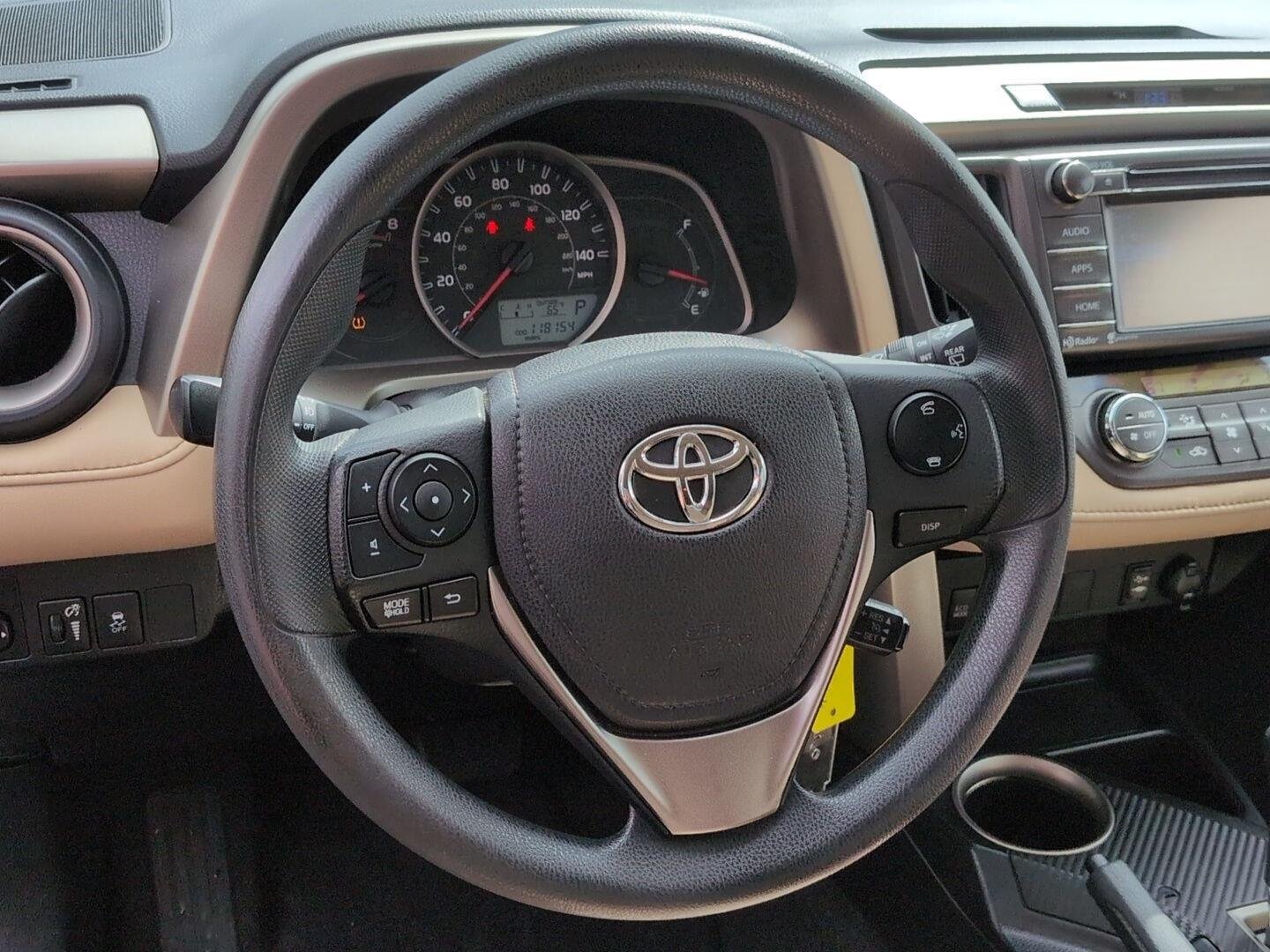 Used 2015 Pyrite Mica Toyota XLE image 9