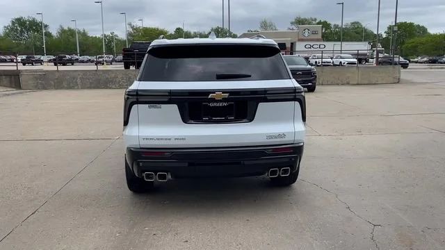 New 2026 Polar White Tricoat Chevrolet High Country image 7