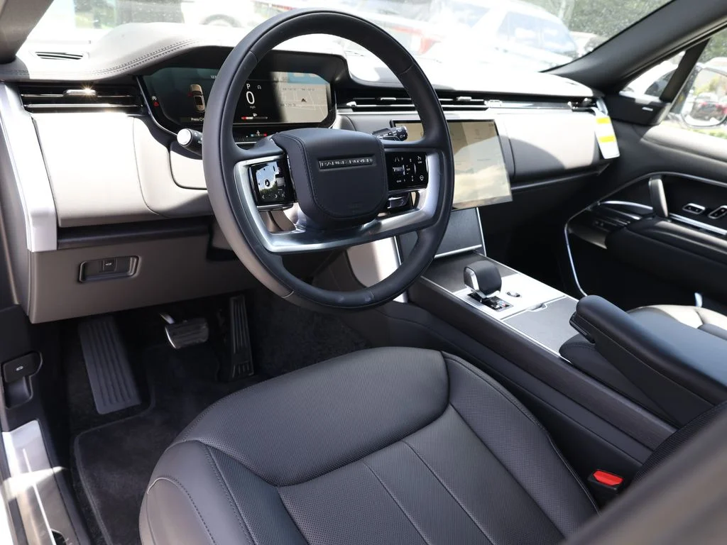 2025 Land Rover Range Rover SE - Photo 18