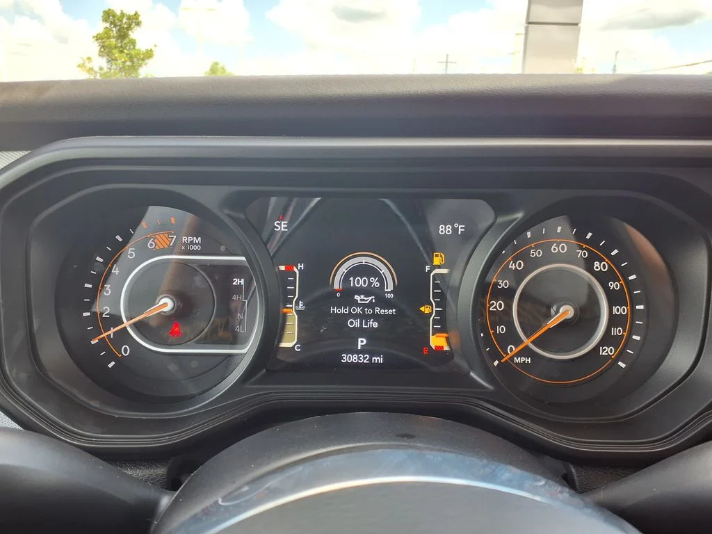 Used 2025 Red Jeep Sahara image 32