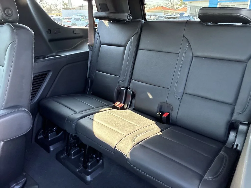 Used 2023 Black Chevrolet Z71 image 23
