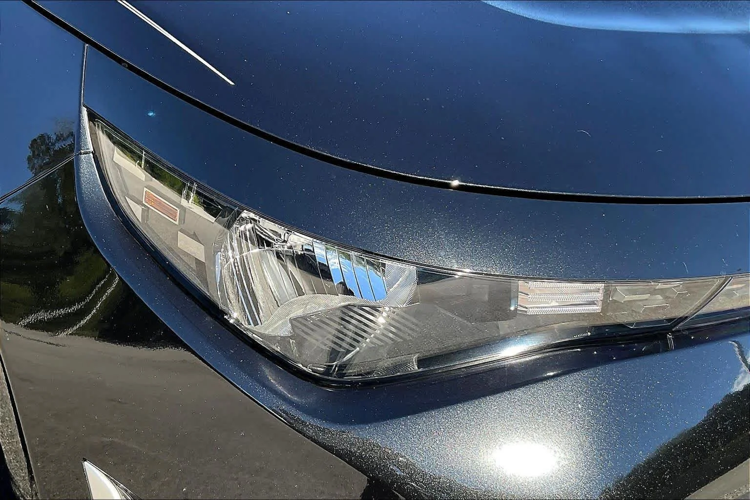 Used 2025 Fusion Black Kia LX image 27