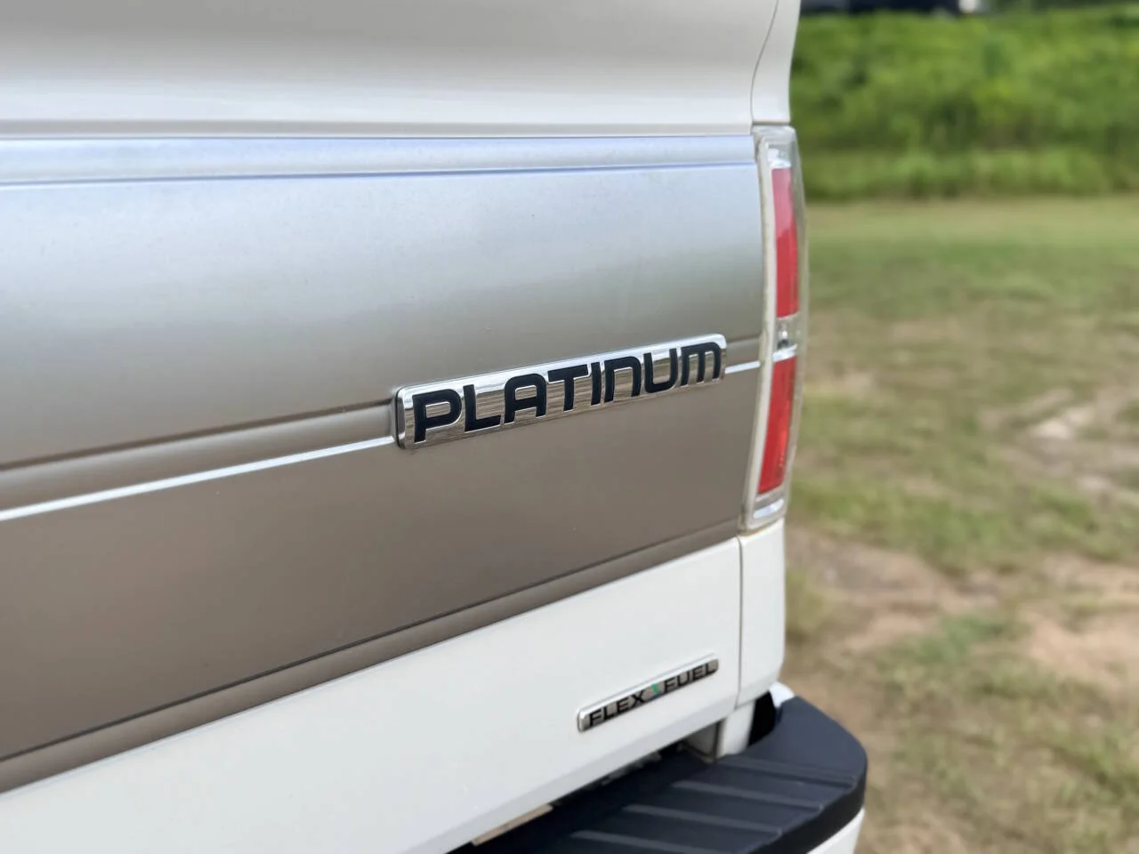 Used 2013 White Ford Platinum 4x4 4dr SuperCrew Styleside 5.5 ft. SB image 9