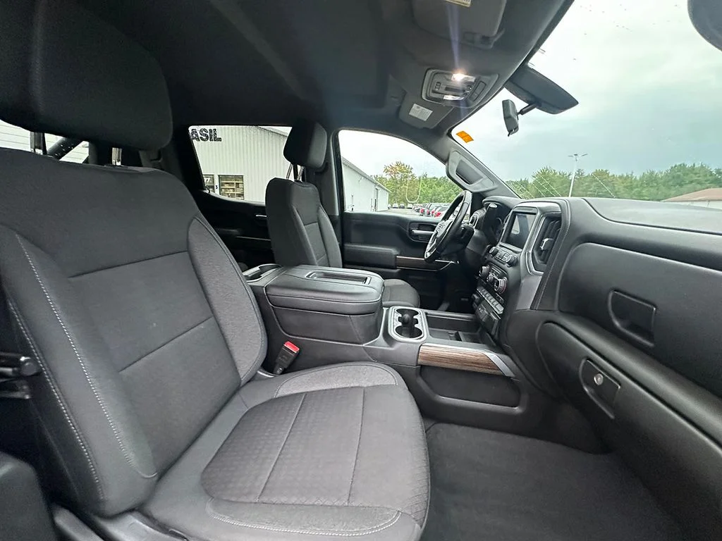 Used 2020 Black Chevrolet LT Trail Boss image 29