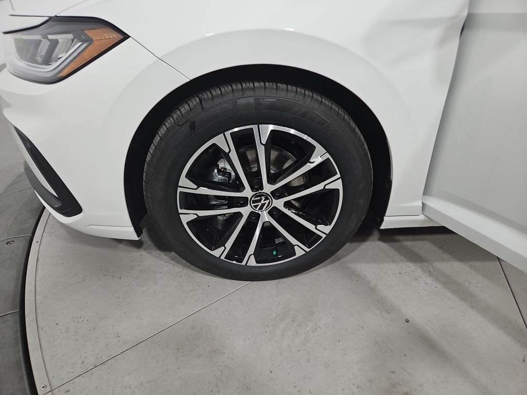 New 2026 White Volkswagen 1.5T Sport image 25