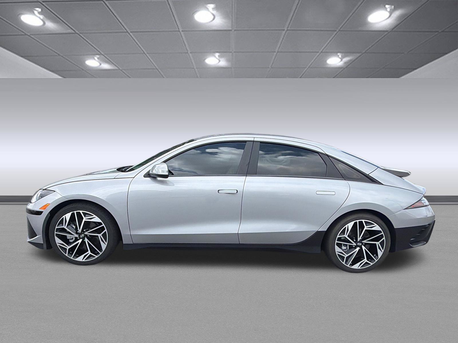 Certified Used 2024 Curated Silver Hyundai SEL image 8