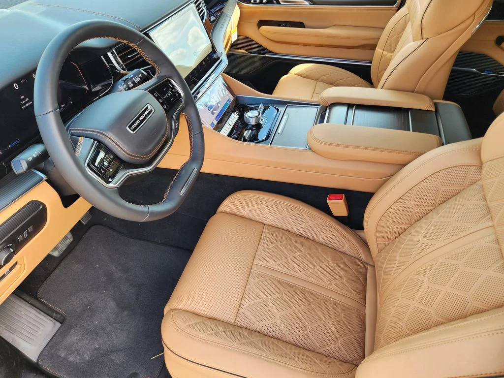 New 2026 Bright White Clearcoat Jeep Summit Reserve image 9
