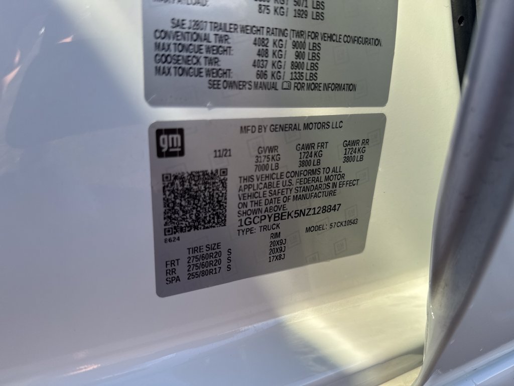 Certified Used 2022 SUMMIT WHITE Chevrolet Custom image 26