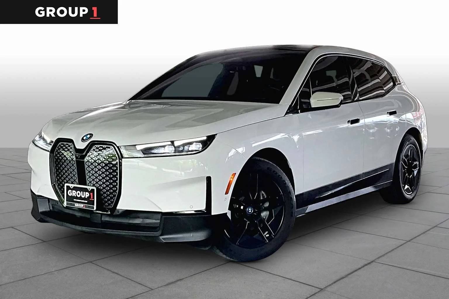 2024 BMW iX xDrive50's photo