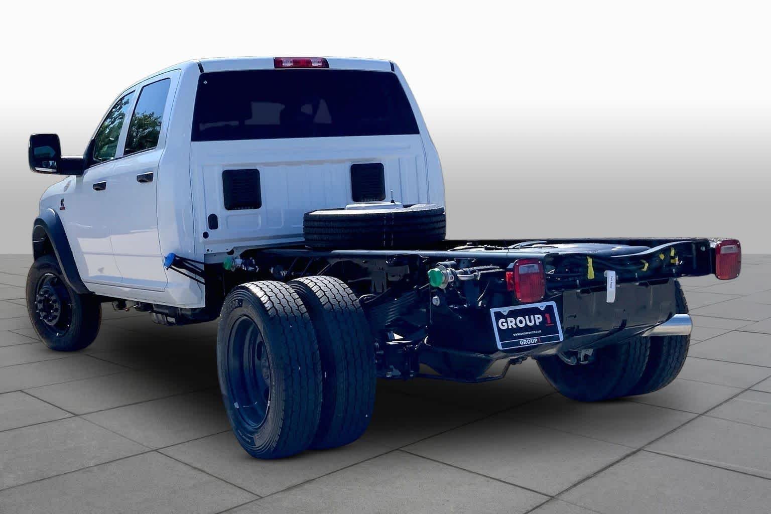 New 2026 Bright White Clear-Coat Exterior Paint RAM Tradesman image 12